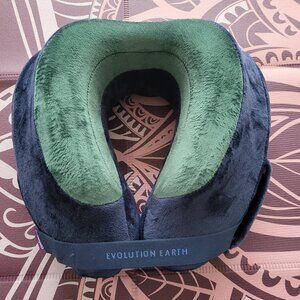 CABEAU Evolution Earth Neck Pillow. EUC Firm price.